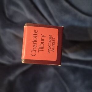 Charlotte Tilbury's Hollywood Beauty light wand pinkgasm sunset